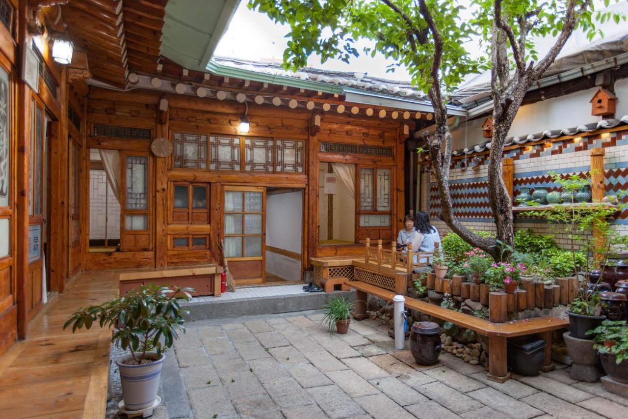 Dongmyo Hanok Sihwadang - Private Korean Style House In The City Center With A Beautiful Garden Seúl Exterior foto