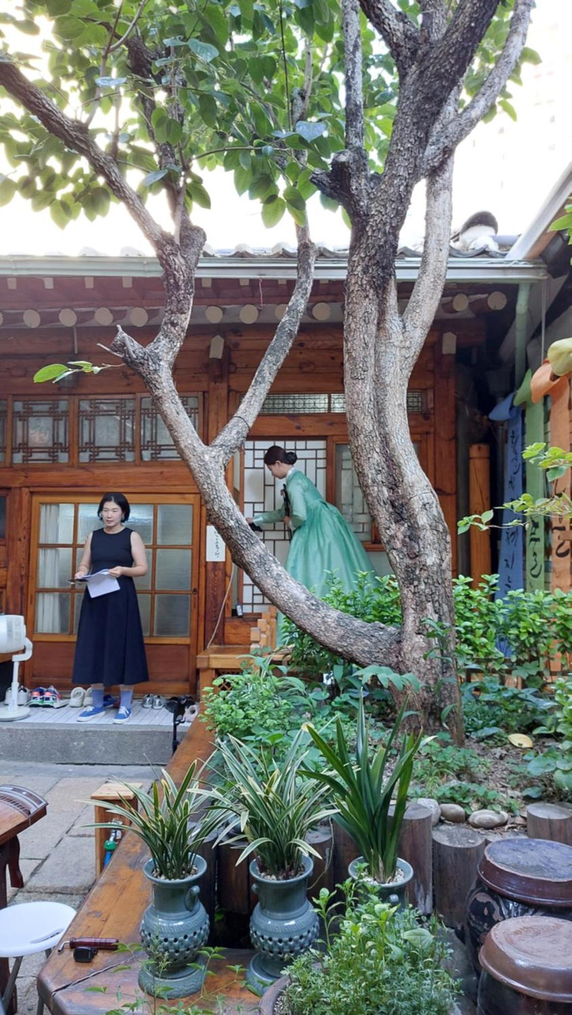 Dongmyo Hanok Sihwadang - Private Korean Style House In The City Center With A Beautiful Garden Seúl Exterior foto