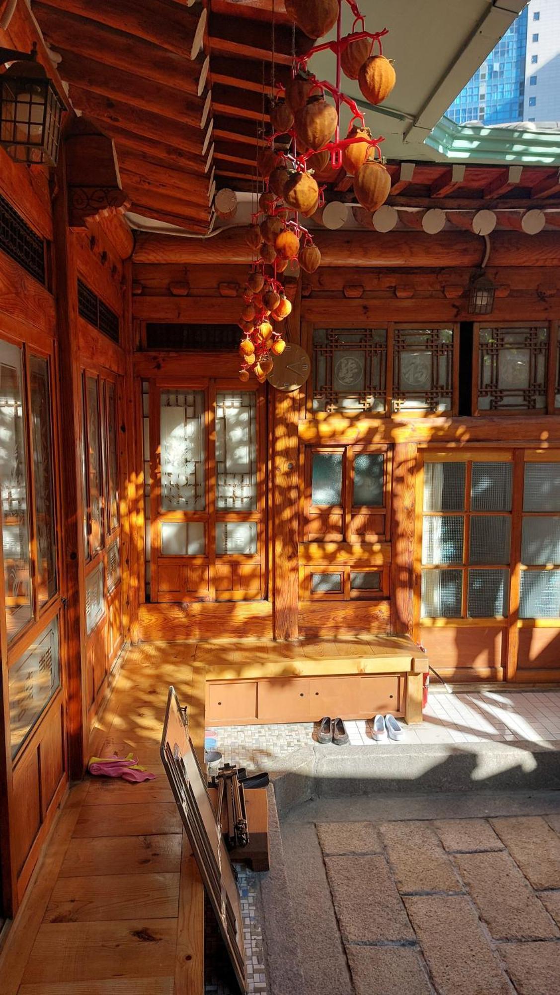 Dongmyo Hanok Sihwadang - Private Korean Style House In The City Center With A Beautiful Garden Seúl Exterior foto
